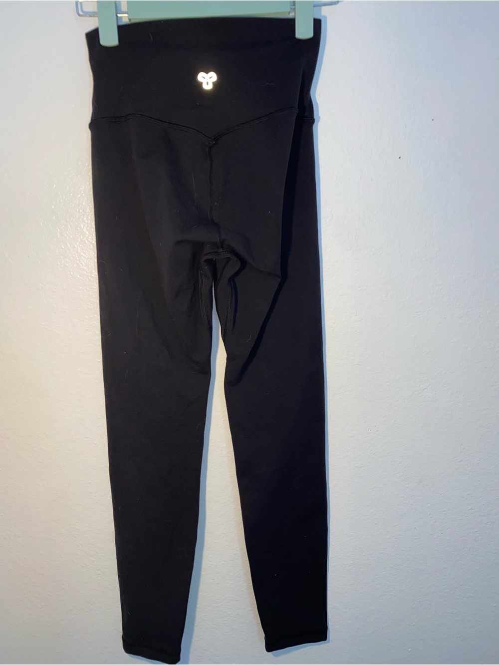 Golden by Aritiza women’s size 4 black workout leggings - Picture 4 of 4